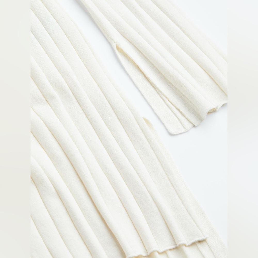 H&M Off-White Ribbed Long Sweater - Picture 2 of 4